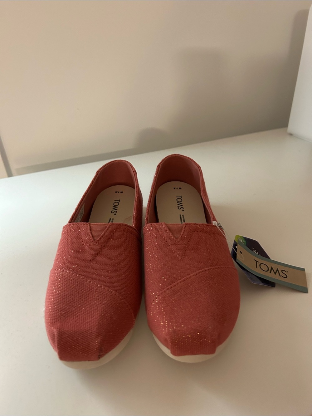 TOMS Classic Alpargata Slip-Ons in Brick Red NWT - Picture 2 of 4